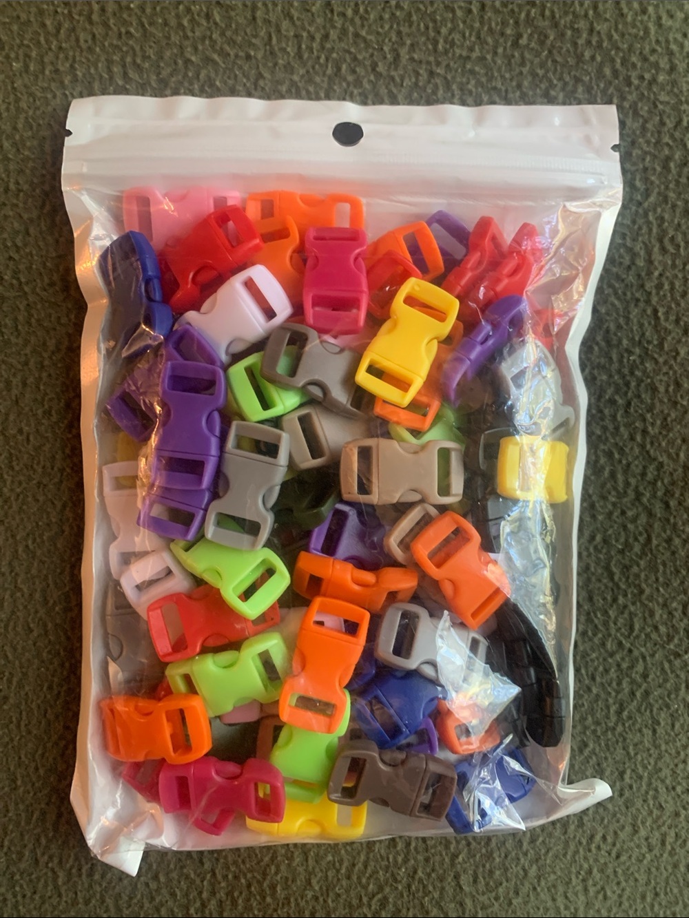 NWT 3/8” Curve Buckle. Multi-colors. 100 pieces.